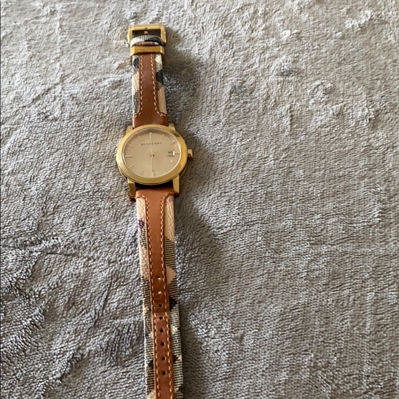 Burberry watch - Picture 4 of 7
